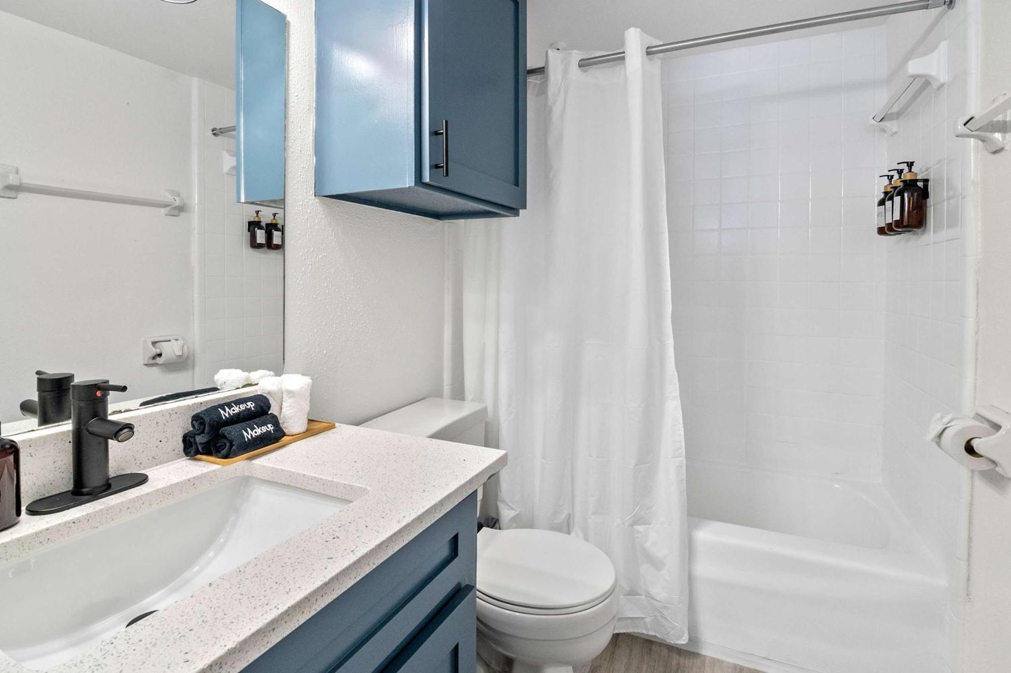 Stylish 10 Min To Main Street Downtown Houston