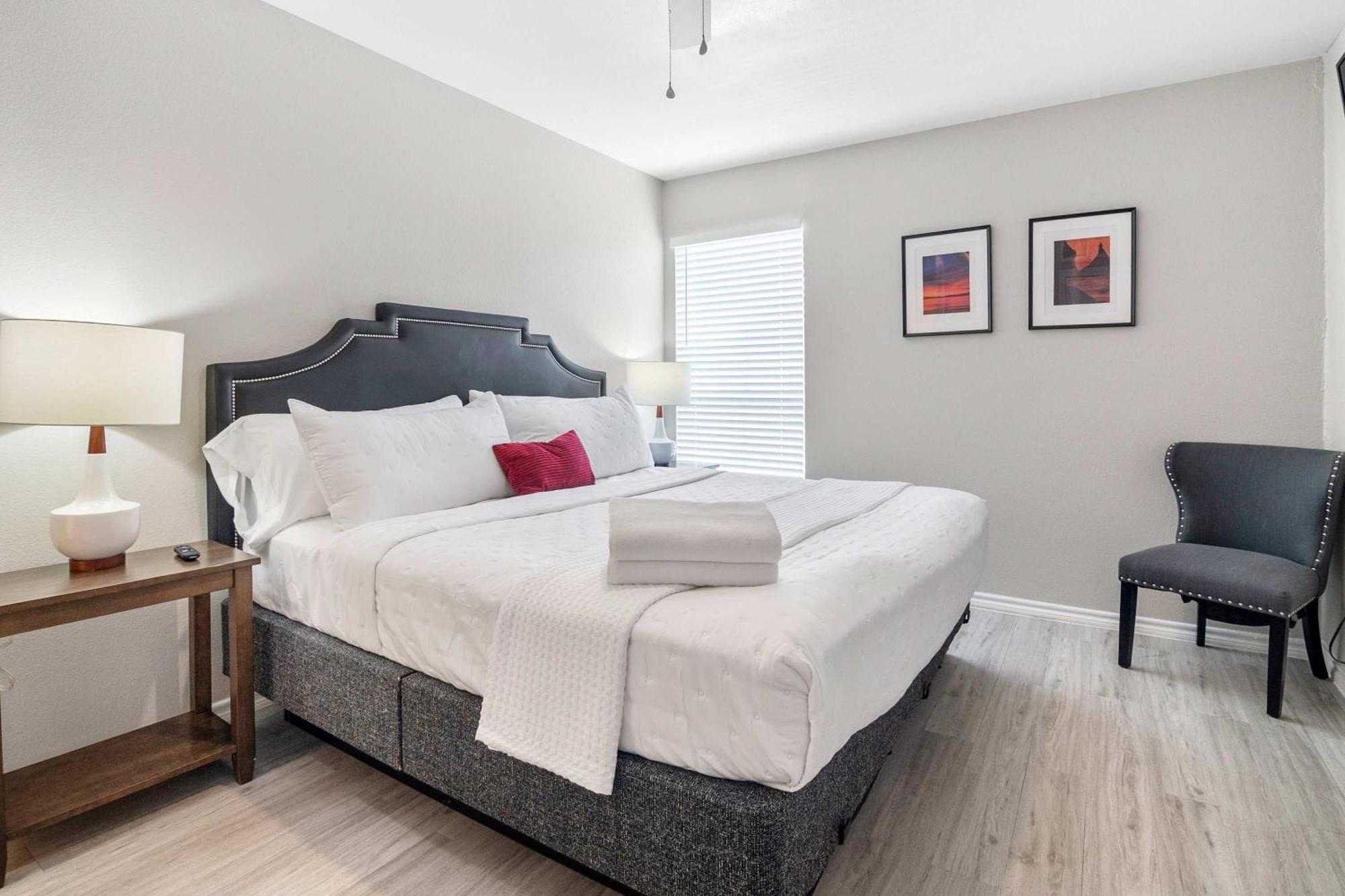 Stylish 10 Min To Main Street Downtown Houston