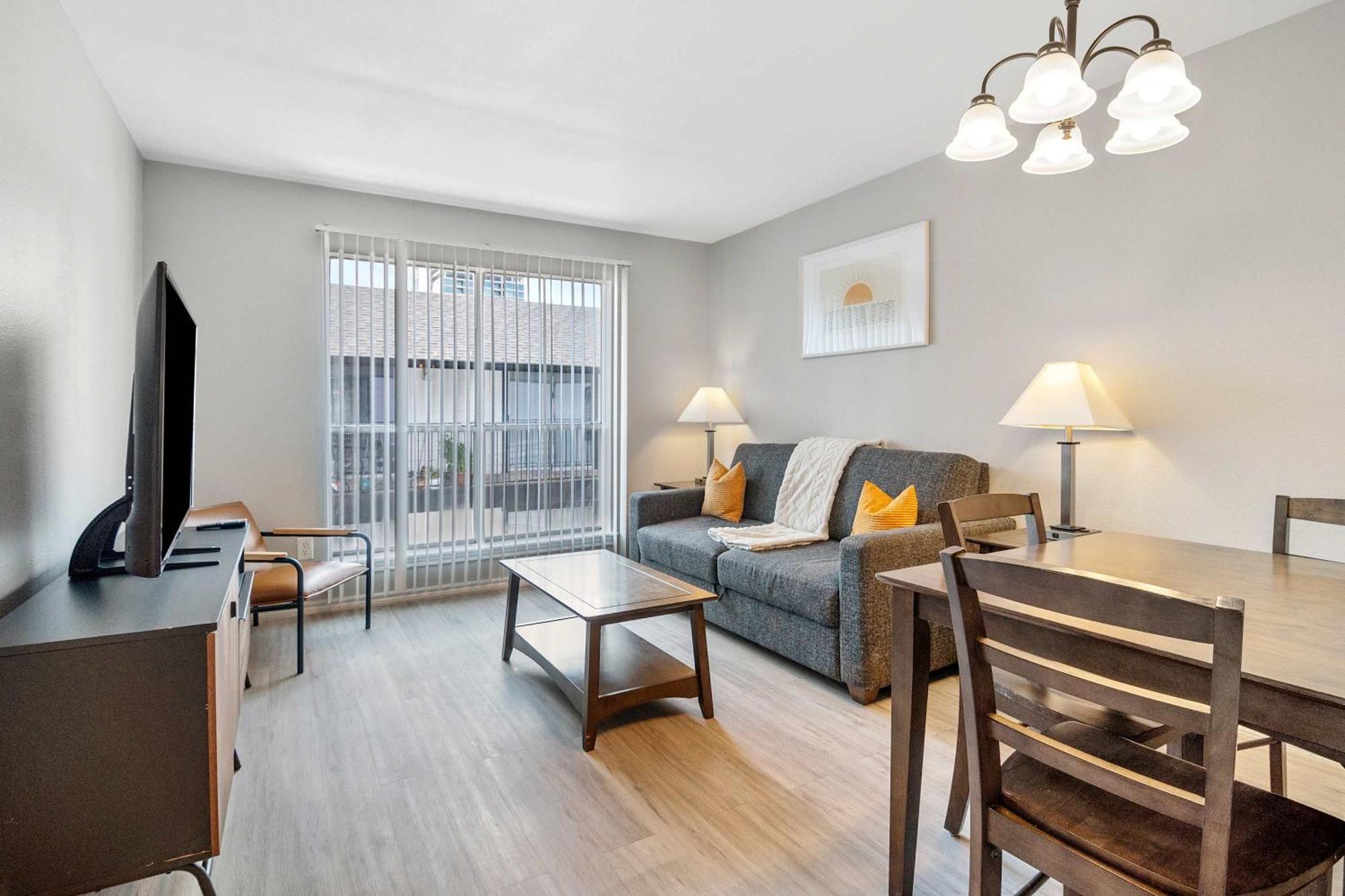 Stylish 10 Min To Main Street Downtown Houston