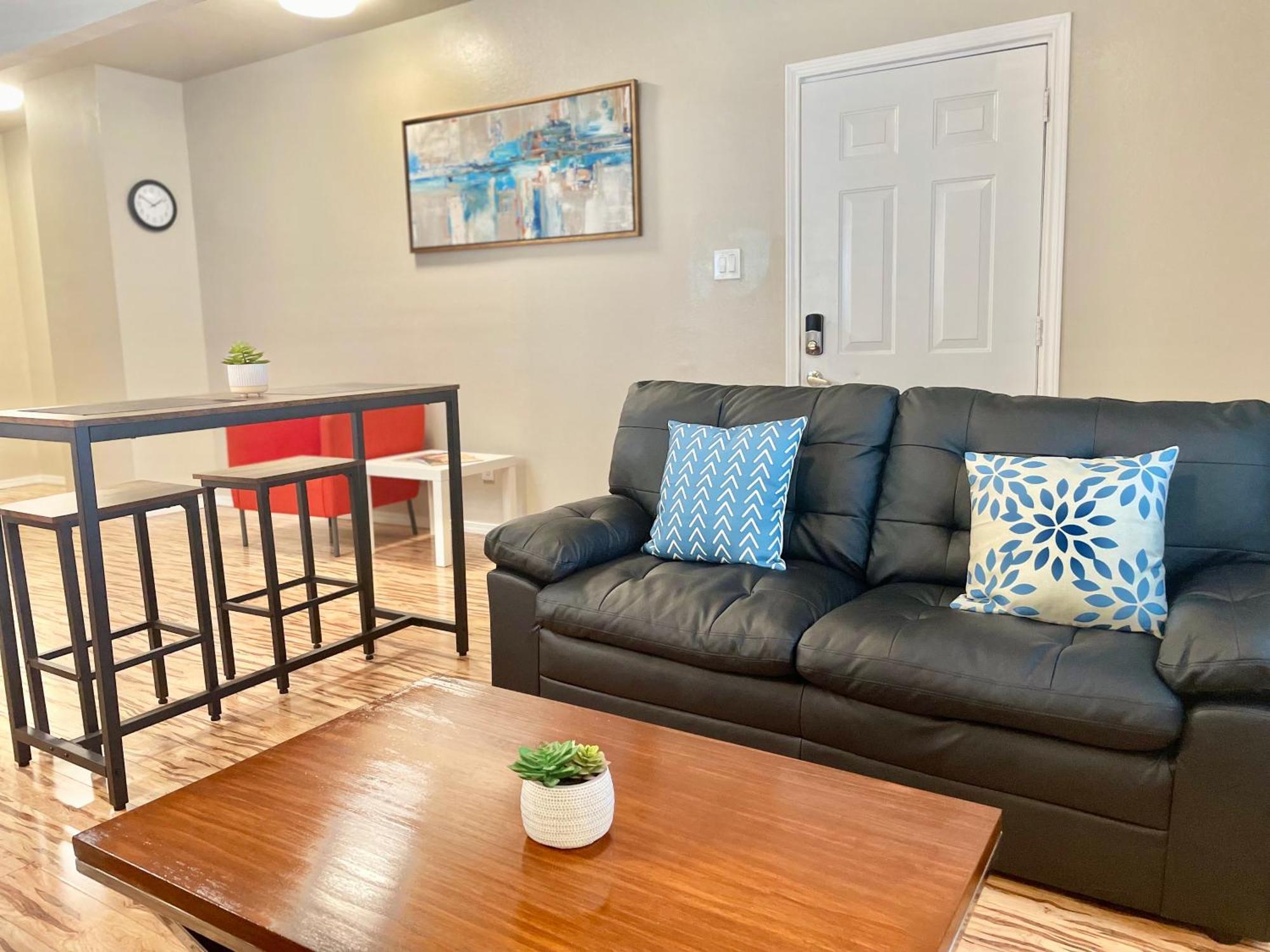 Delightful Location In Midtown! * Houston