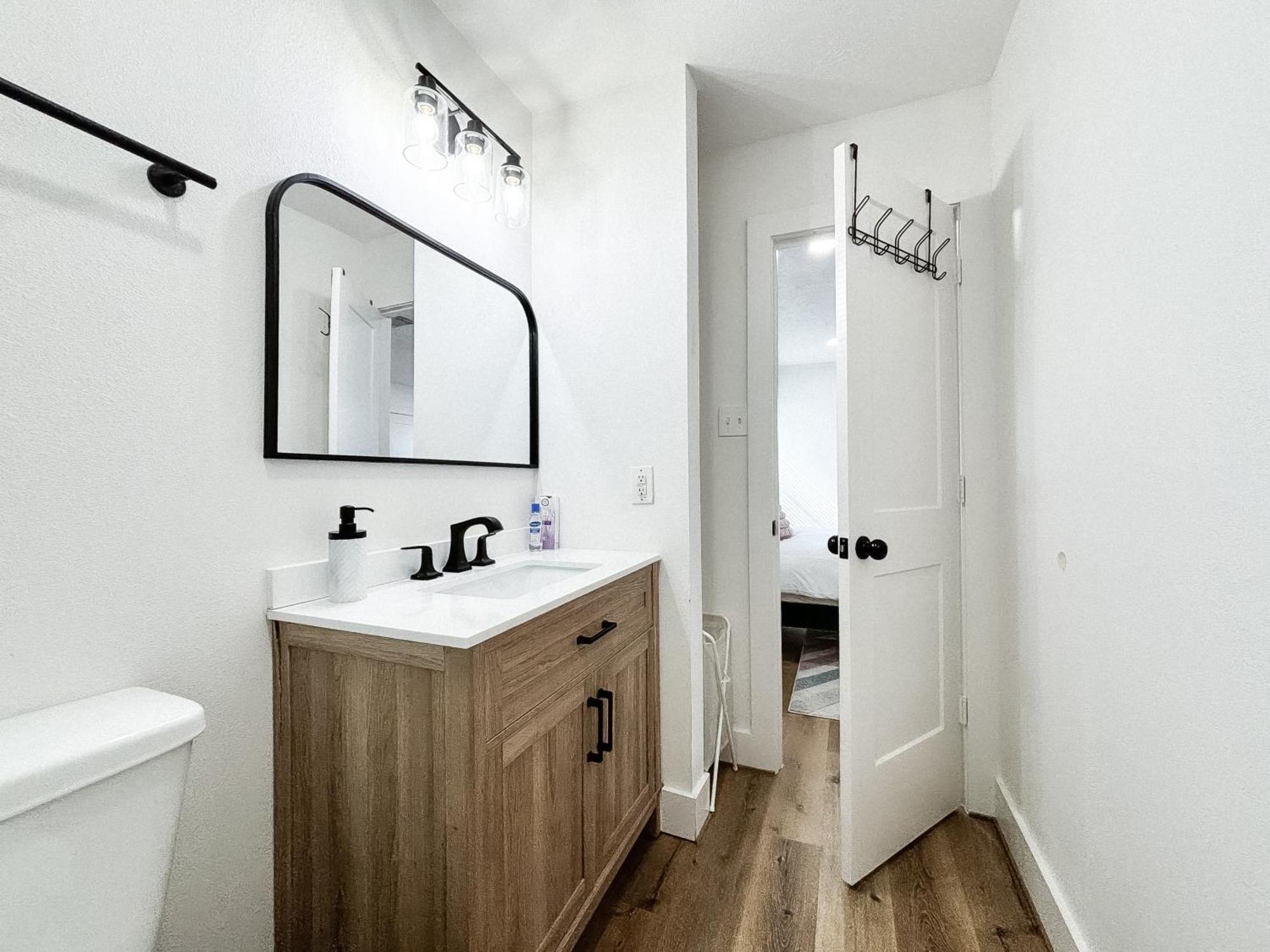 Convenient Downtown Homestay