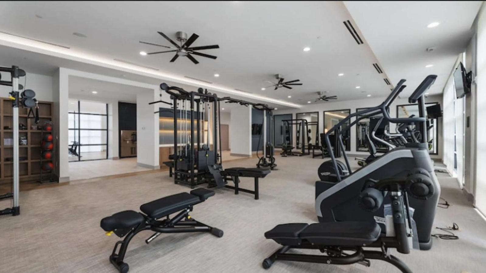 Landing At The Standard In The Heights - 1 Bedroom In Northside Apartment