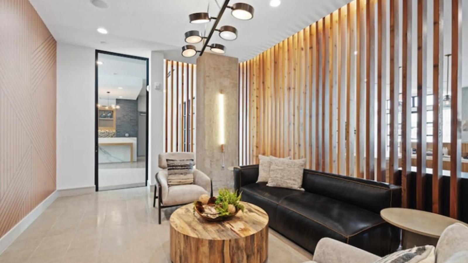 Landing At The Standard In The Heights - 1 Bedroom In Northside Apartment *