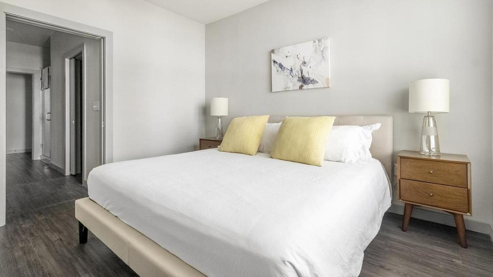 Landing At The Standard In The Heights - 1 Bedroom In Northside Apartment *