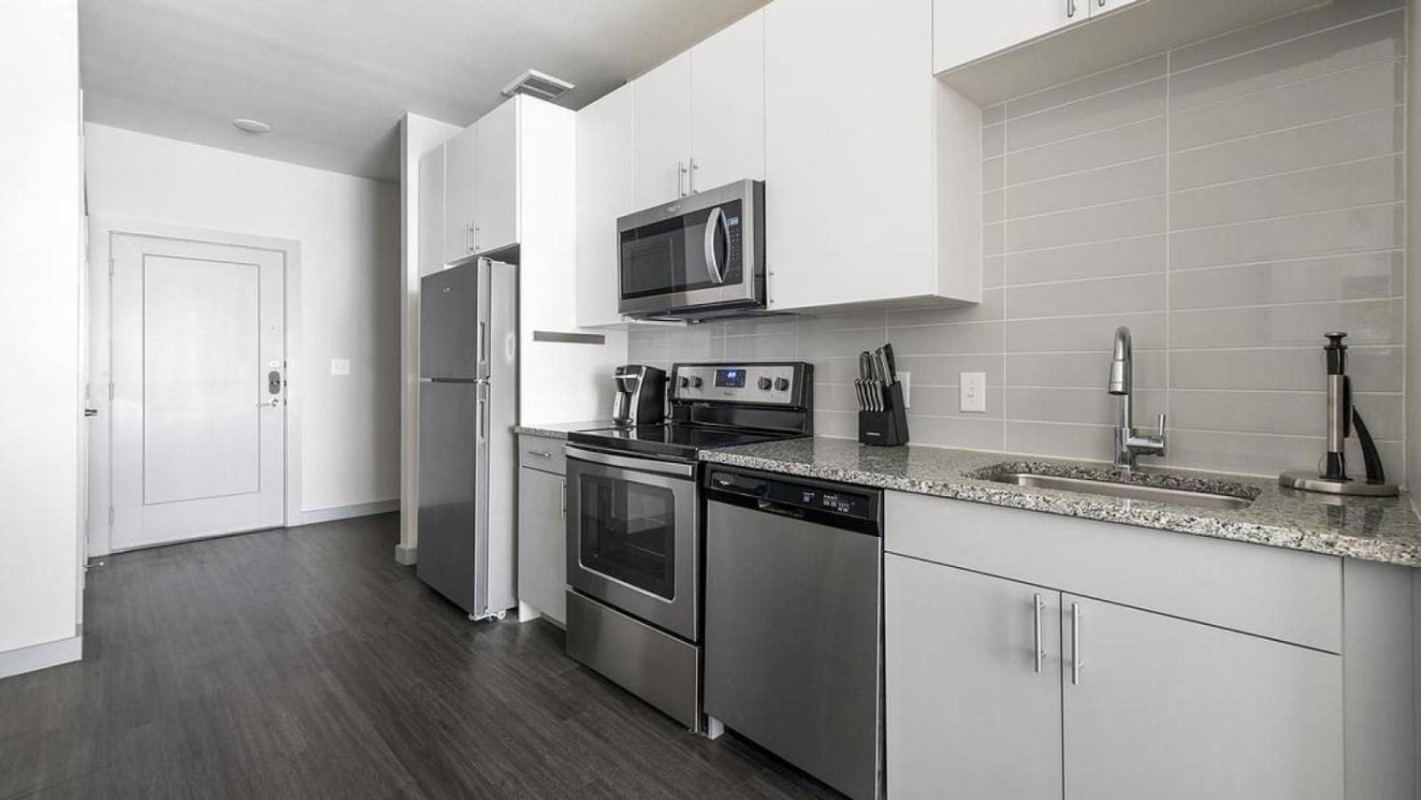 Landing At The Standard In The Heights - 1 Bedroom In Northside Apartment