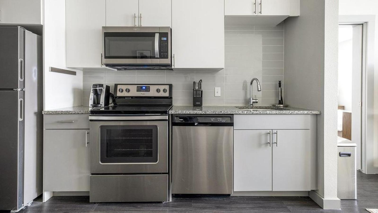 Landing At The Standard In The Heights - 1 Bedroom In Northside Apartment Houston