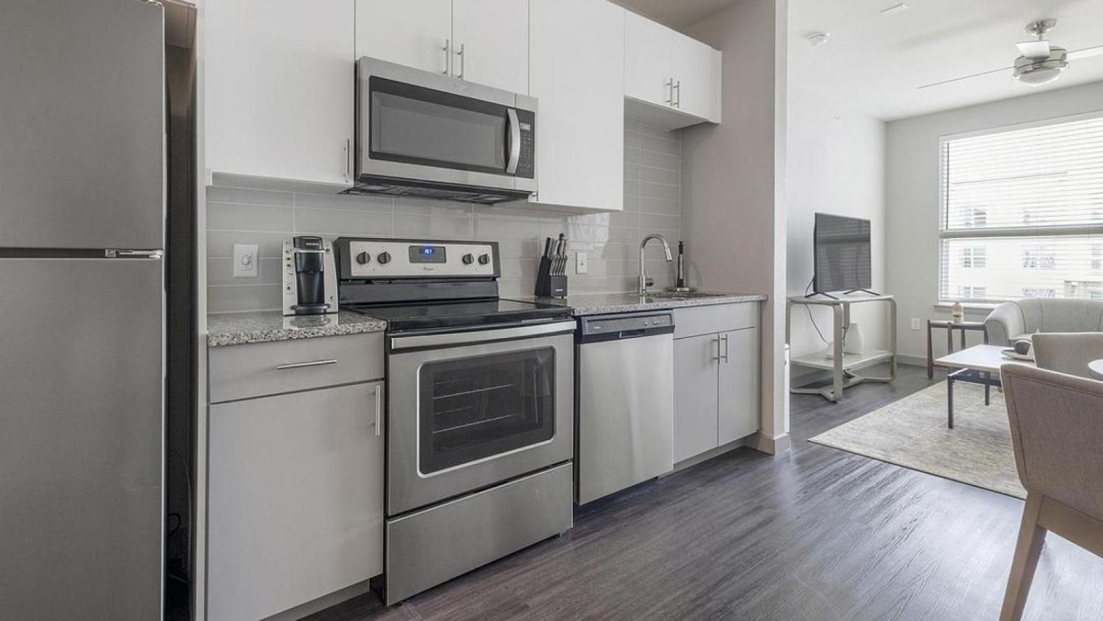 Landing At The Standard In The Heights - 1 Bedroom In Northside *