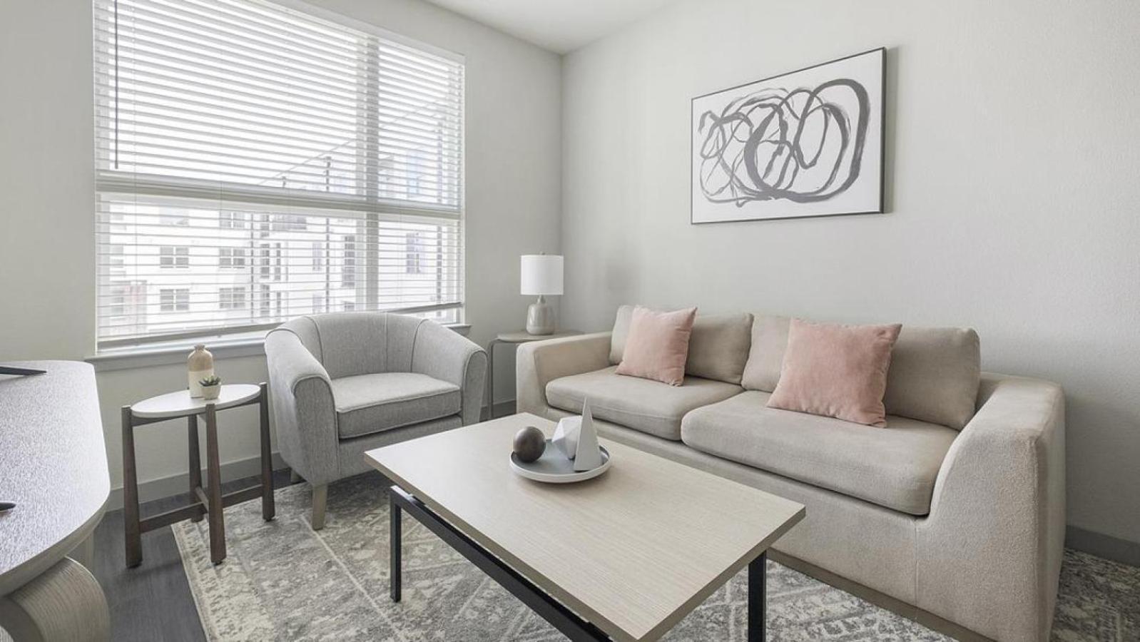 Landing At The Standard In The Heights - 1 Bedroom In Northside Apartment