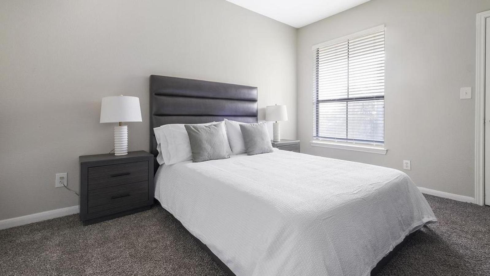 Apartment Landing At The Milano - 1 Bedroom In Briar Forest