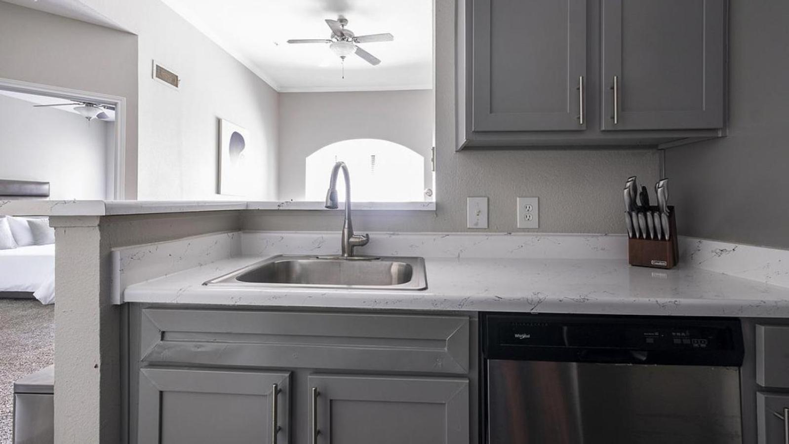 Apartment Landing At The Milano - 1 Bedroom In Briar Forest