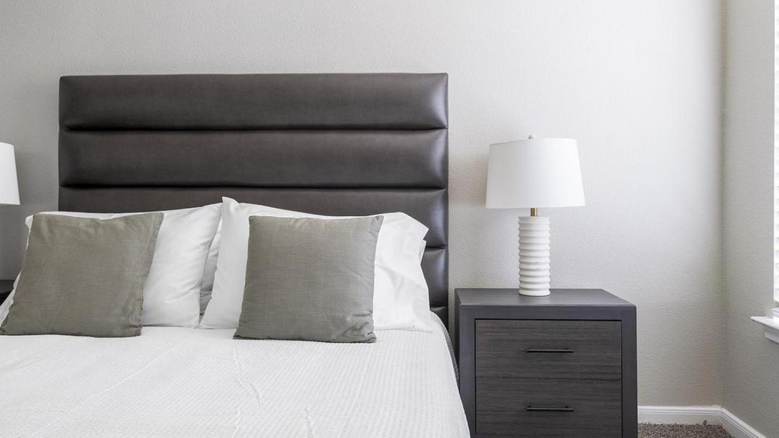 Landing At The Milano - 1 Bedroom In Briar Forest Houston