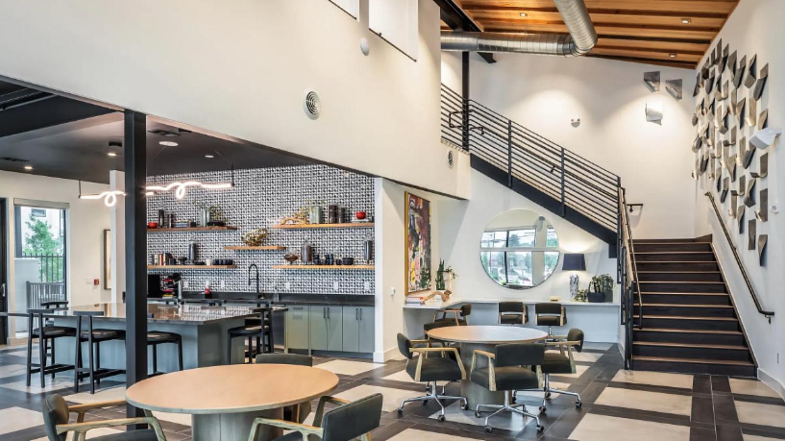 Landing At The Standard On The River - 2 Bedrooms In Northside *