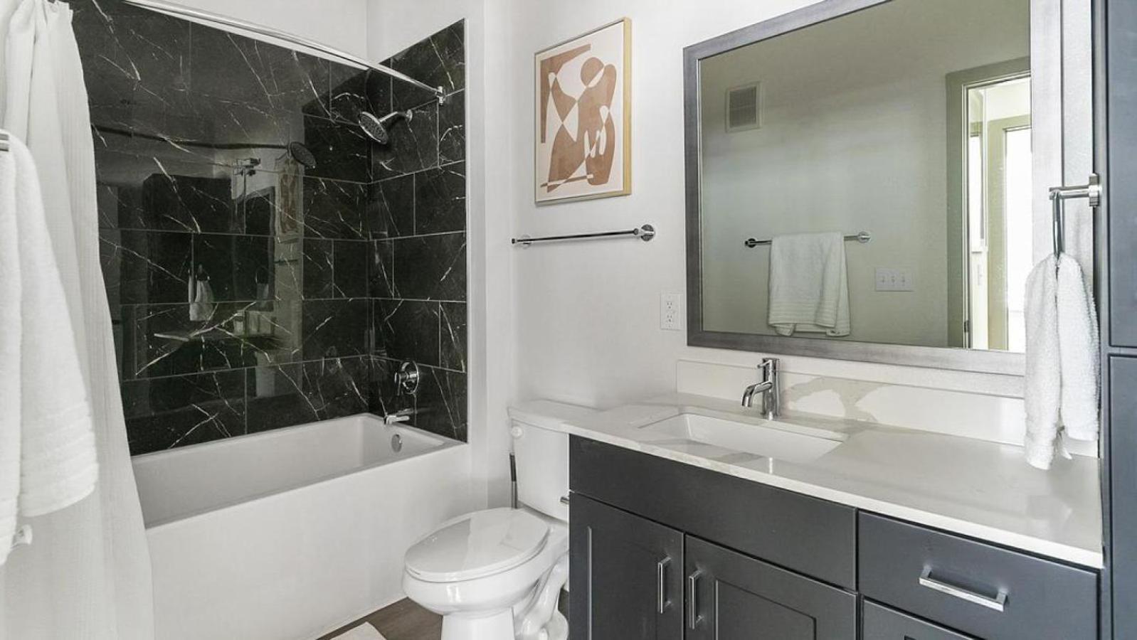 Apartment Landing At The Standard On The River - 2 Bedrooms In Northside *