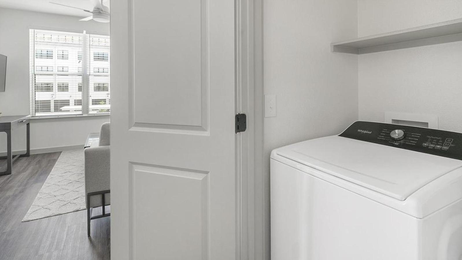 Landing At The Standard On The River - 2 Bedrooms In Northside Apartment