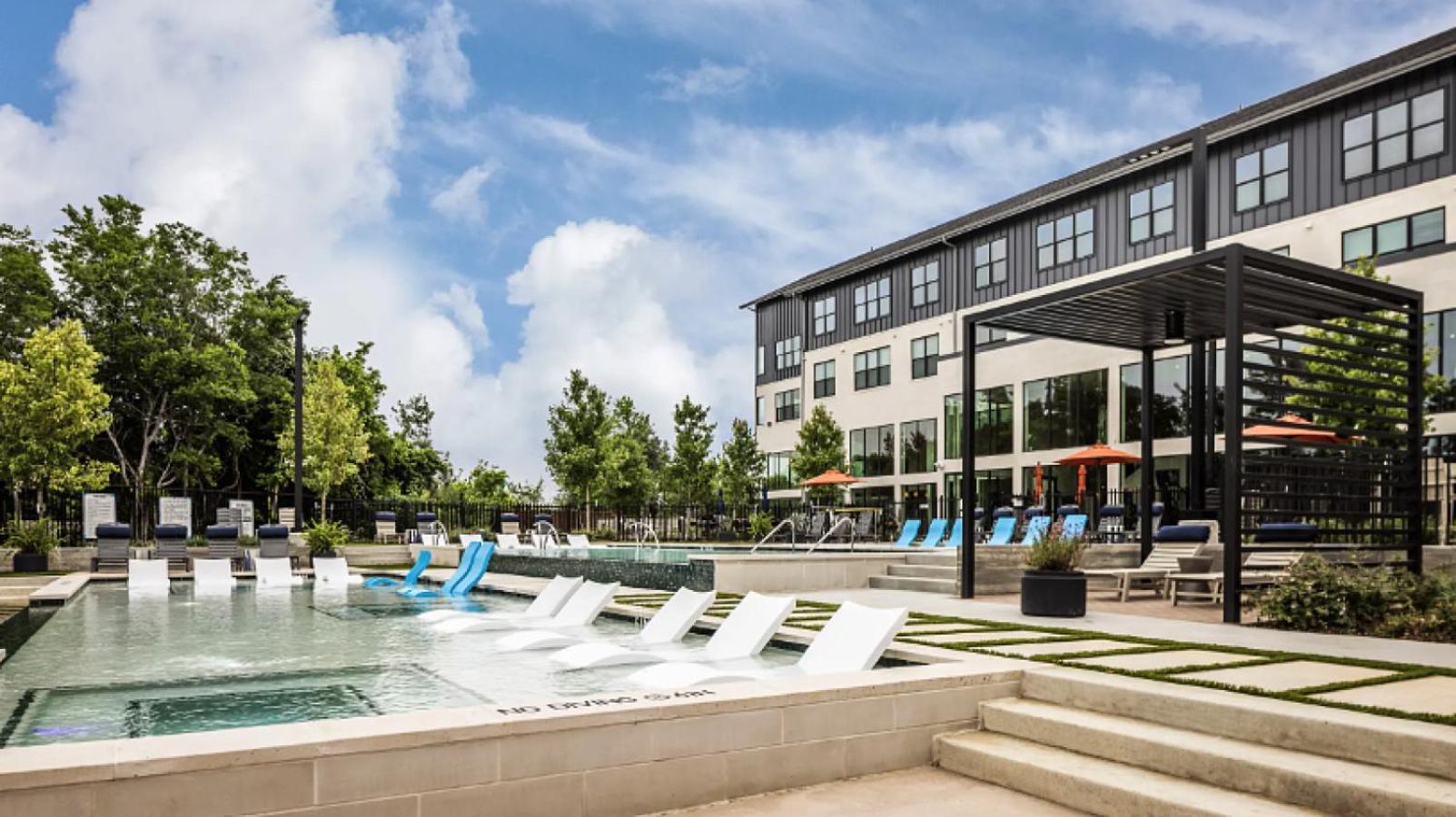 Landing At The Standard On The River - 2 Bedrooms In Northside *