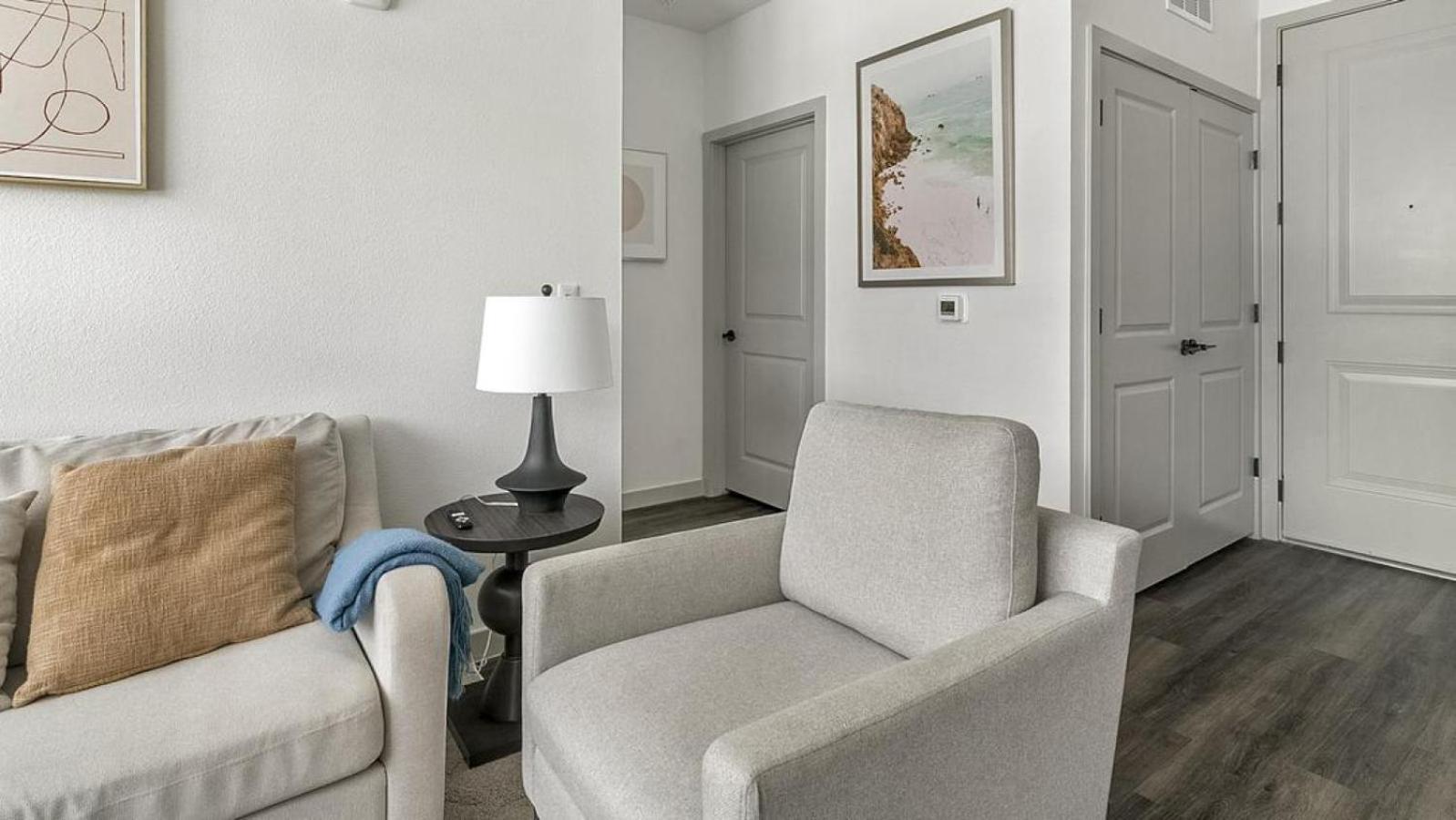 Landing At The Standard On The River - 2 Bedrooms In Northside Apartment
