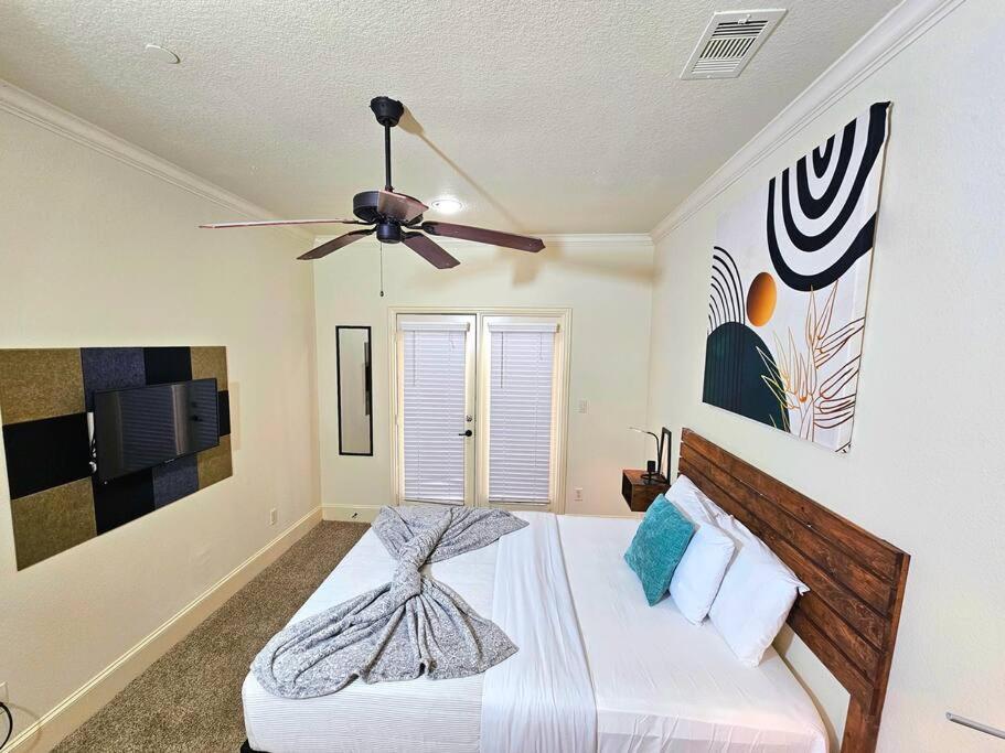 Sleeps 8 Zen Galleria Retreat King Bed Patio 3 Br Apartment *