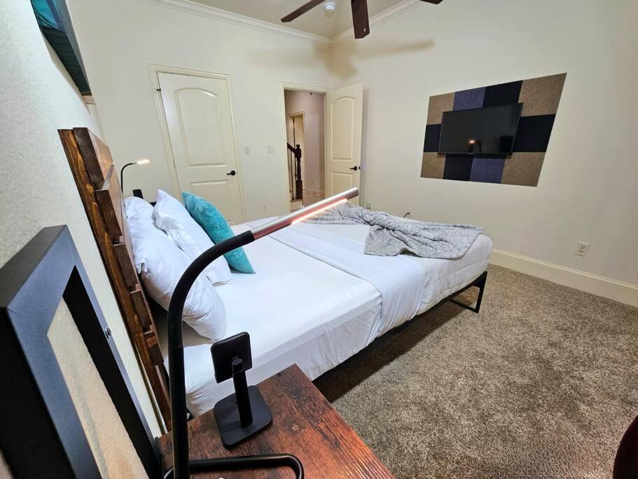 Sleeps 8 Zen Galleria Retreat King Bed Patio 3 Br Houston