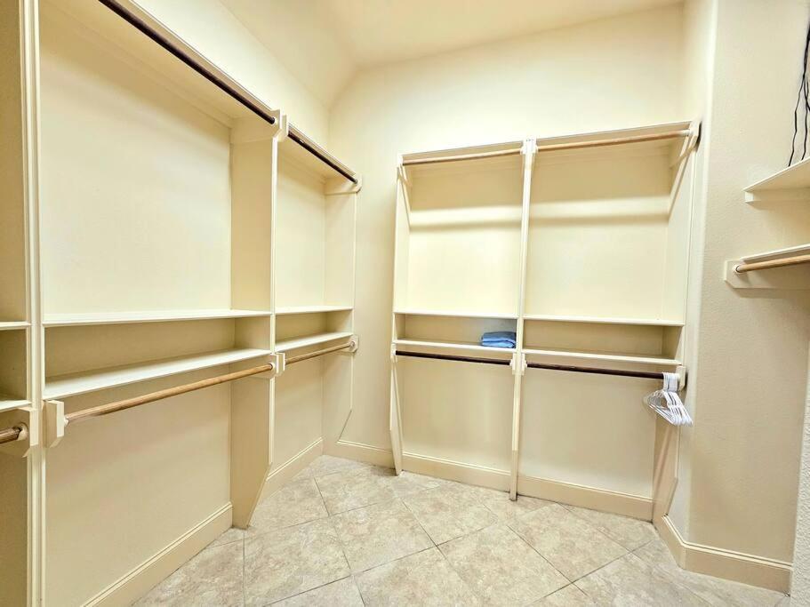Sleeps 8 Zen Galleria Retreat King Bed Patio 3 Br