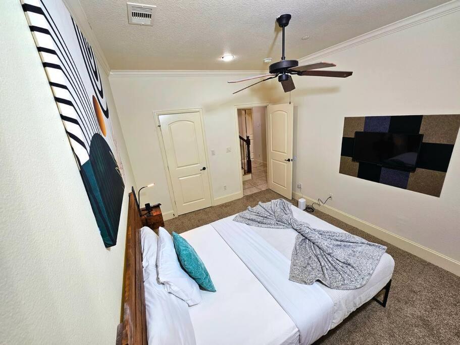 Apartment Sleeps 8 Zen Galleria Retreat King Bed Patio 3 Br