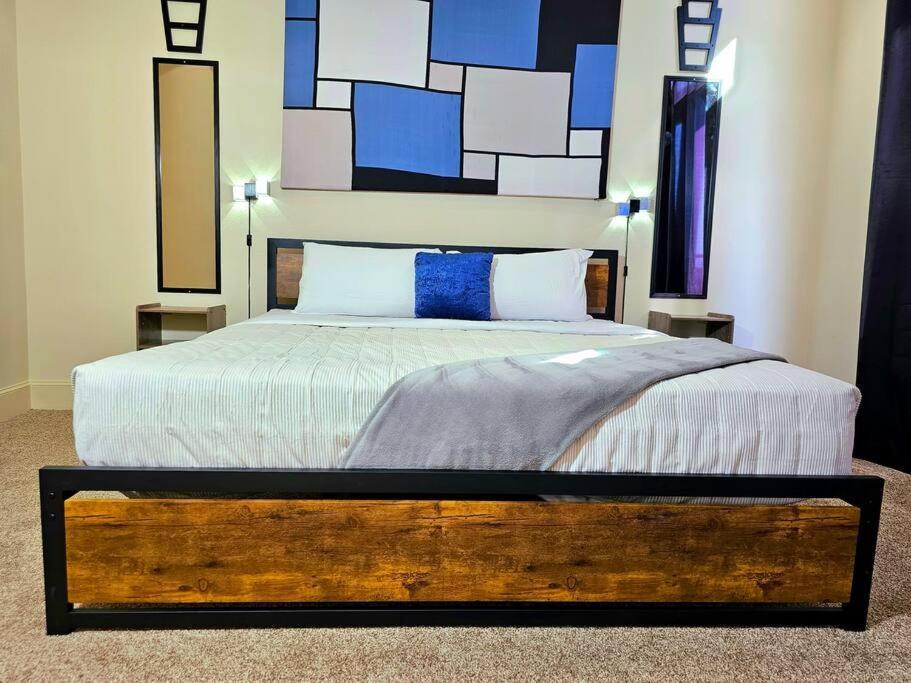 Sleeps 8 Zen Galleria Retreat King Bed Patio 3 Br Apartment *