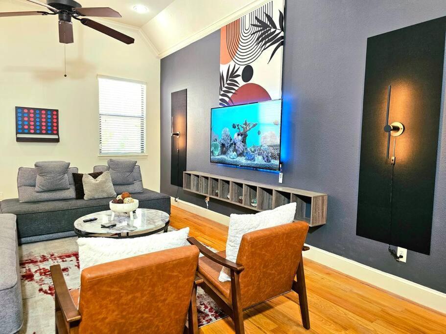 Sleeps 8 Zen Galleria Retreat King Bed Patio 3 Br Apartment Houston