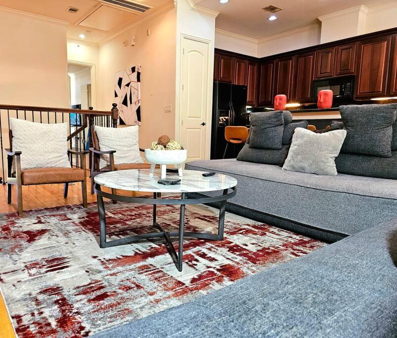 Sleeps 8 Zen Galleria Retreat King Bed Patio 3 Br * Houston