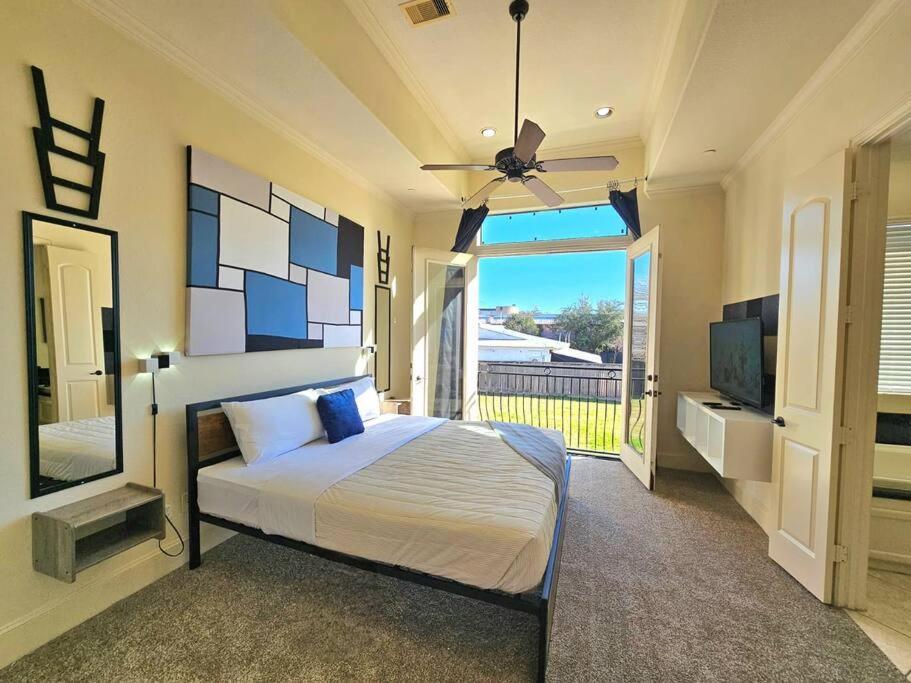 Sleeps 8 Zen Galleria Retreat King Bed Patio 3 Br Apartment *