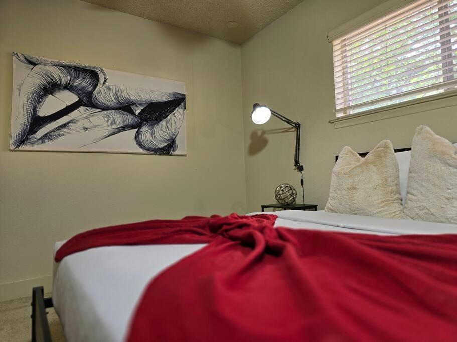 Apartment Walking Distance Galleria 2br 2ba Pool Houston