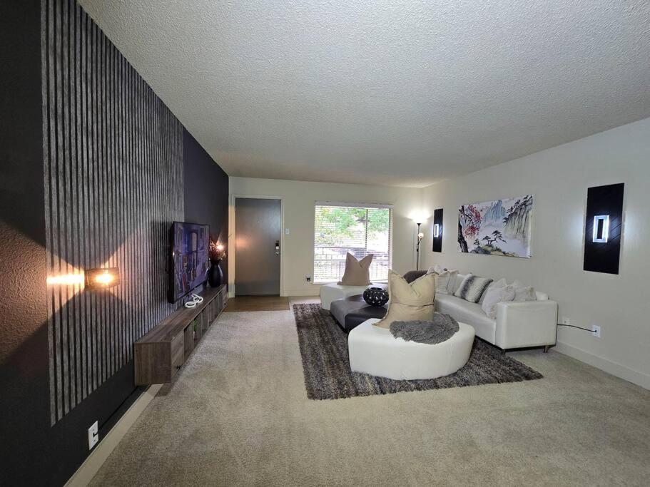 Apartment Walking Distance Galleria 2br 2ba Pool *