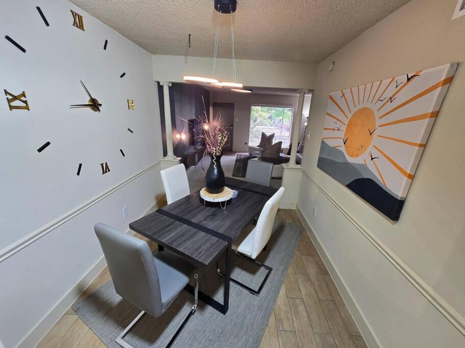 Apartment Walking Distance Galleria 2br 2ba Pool
