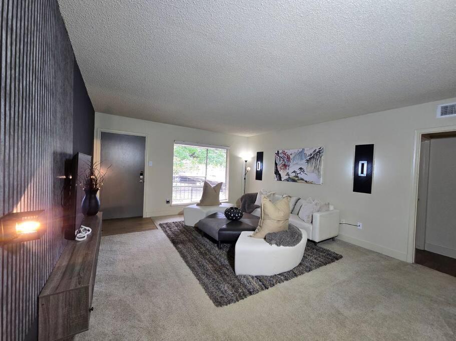 Walking Distance Galleria 2br 2ba Pool * Houston
