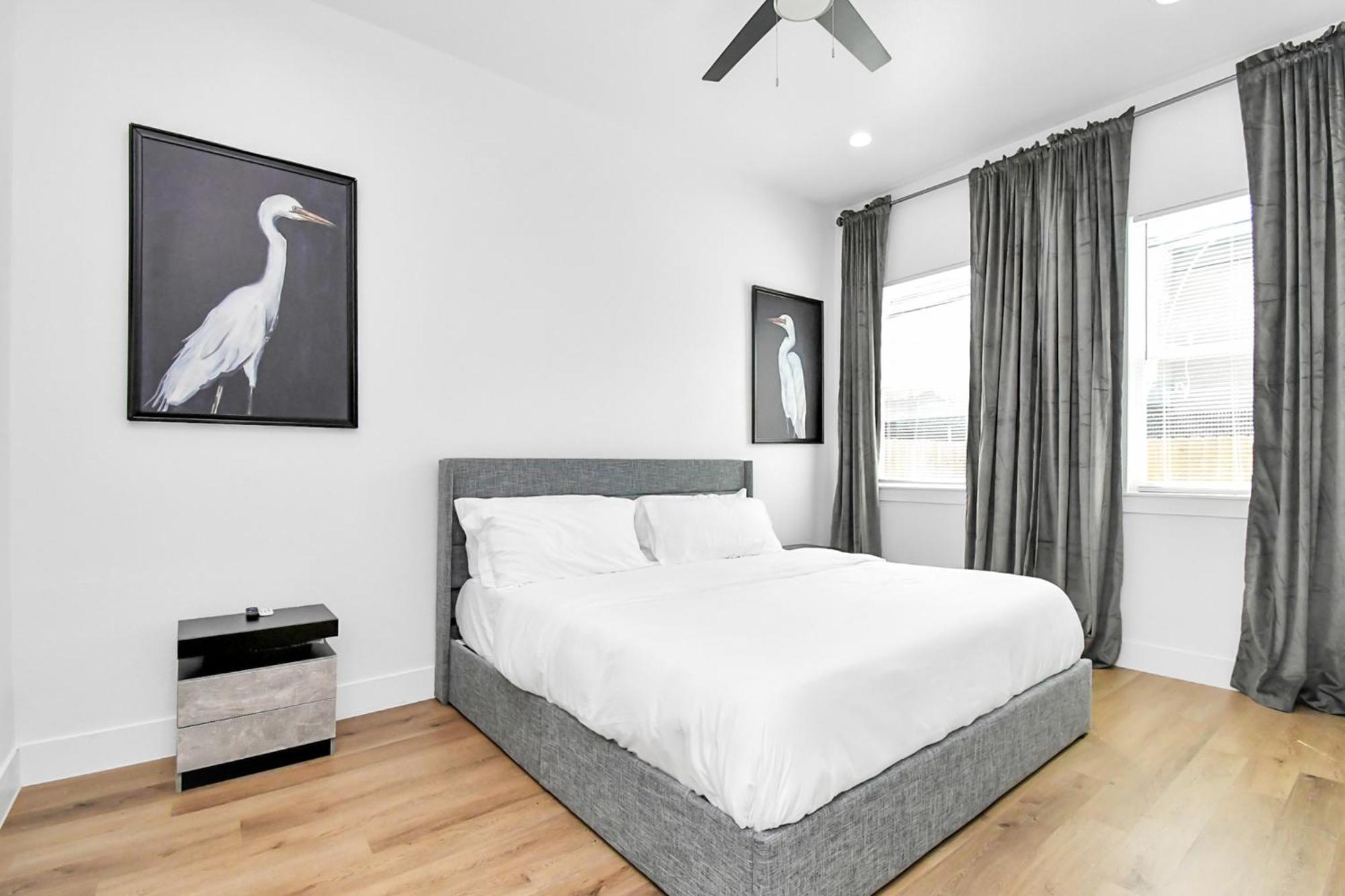 Holiday home 2 Homes Sleeps 18 Near Downtown Fully Gated With Parking Houston