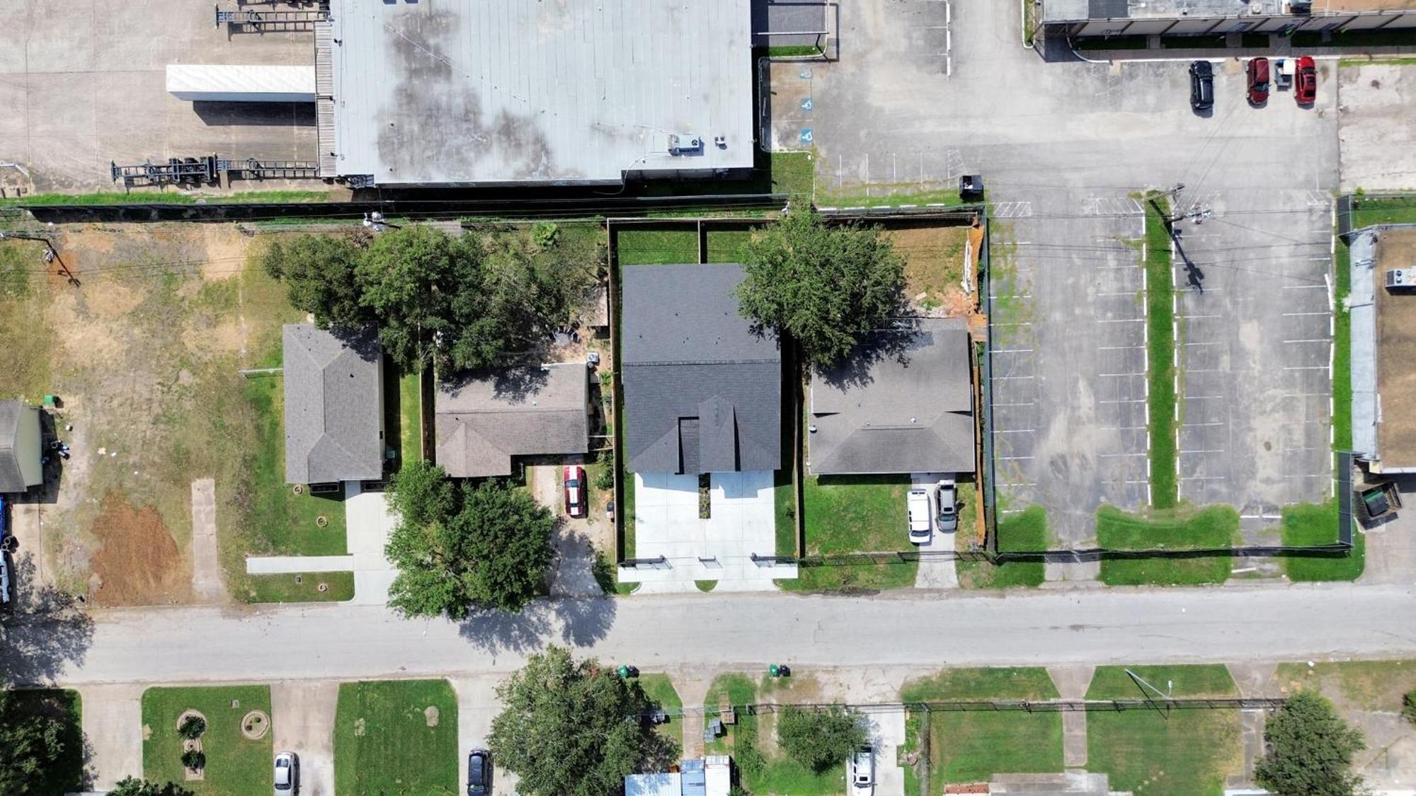 2 Homes Sleeps 18 Near Downtown Fully Gated With Parking * Houston