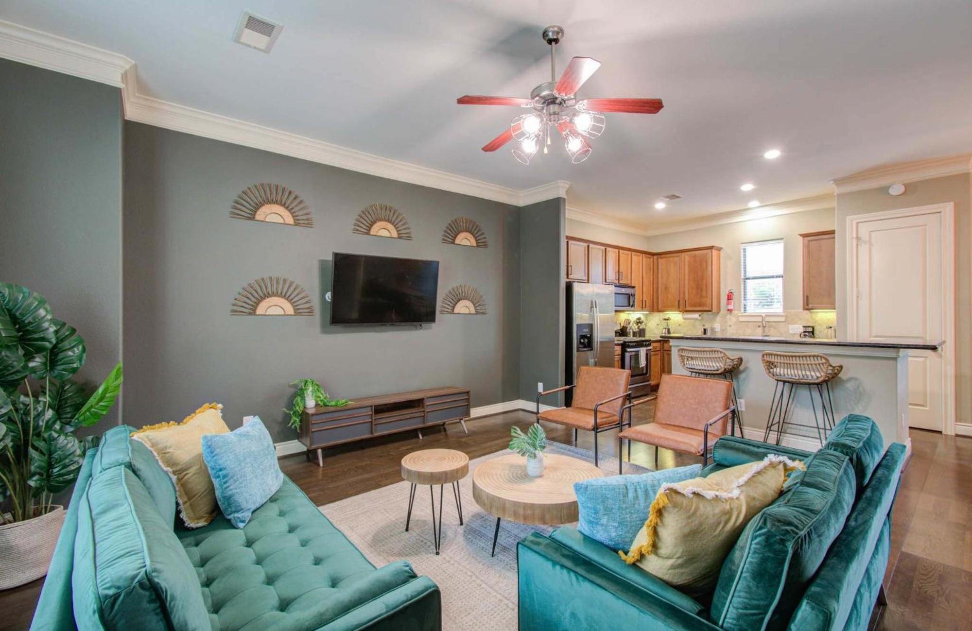Holiday home Chic & 3-bd Townhouse Mins To Dt Houston