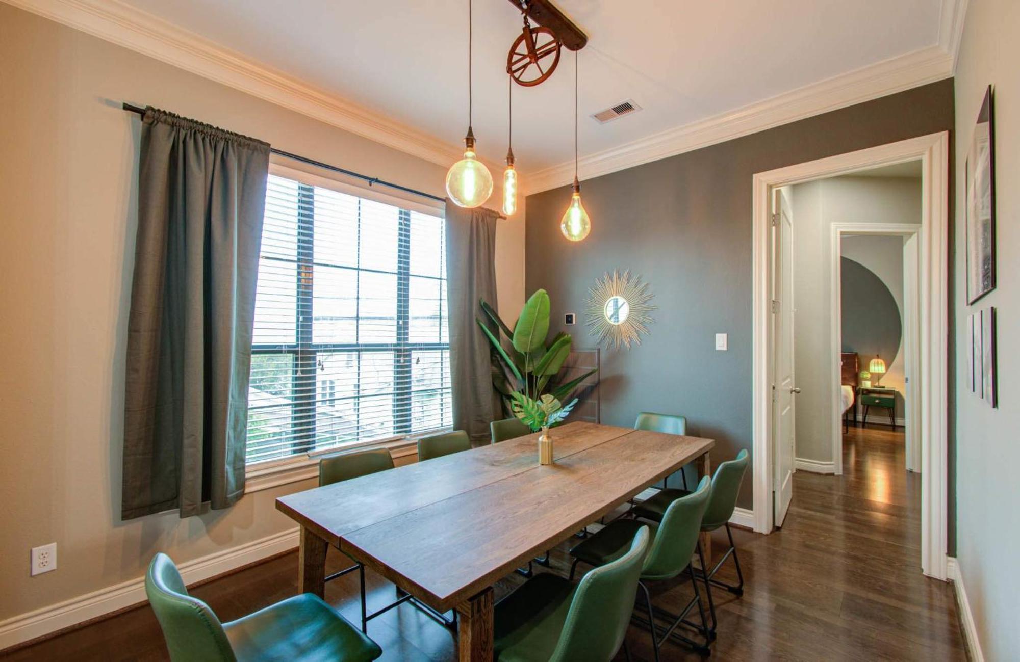 Holiday home Chic & 3-bd Townhouse Mins To Dt