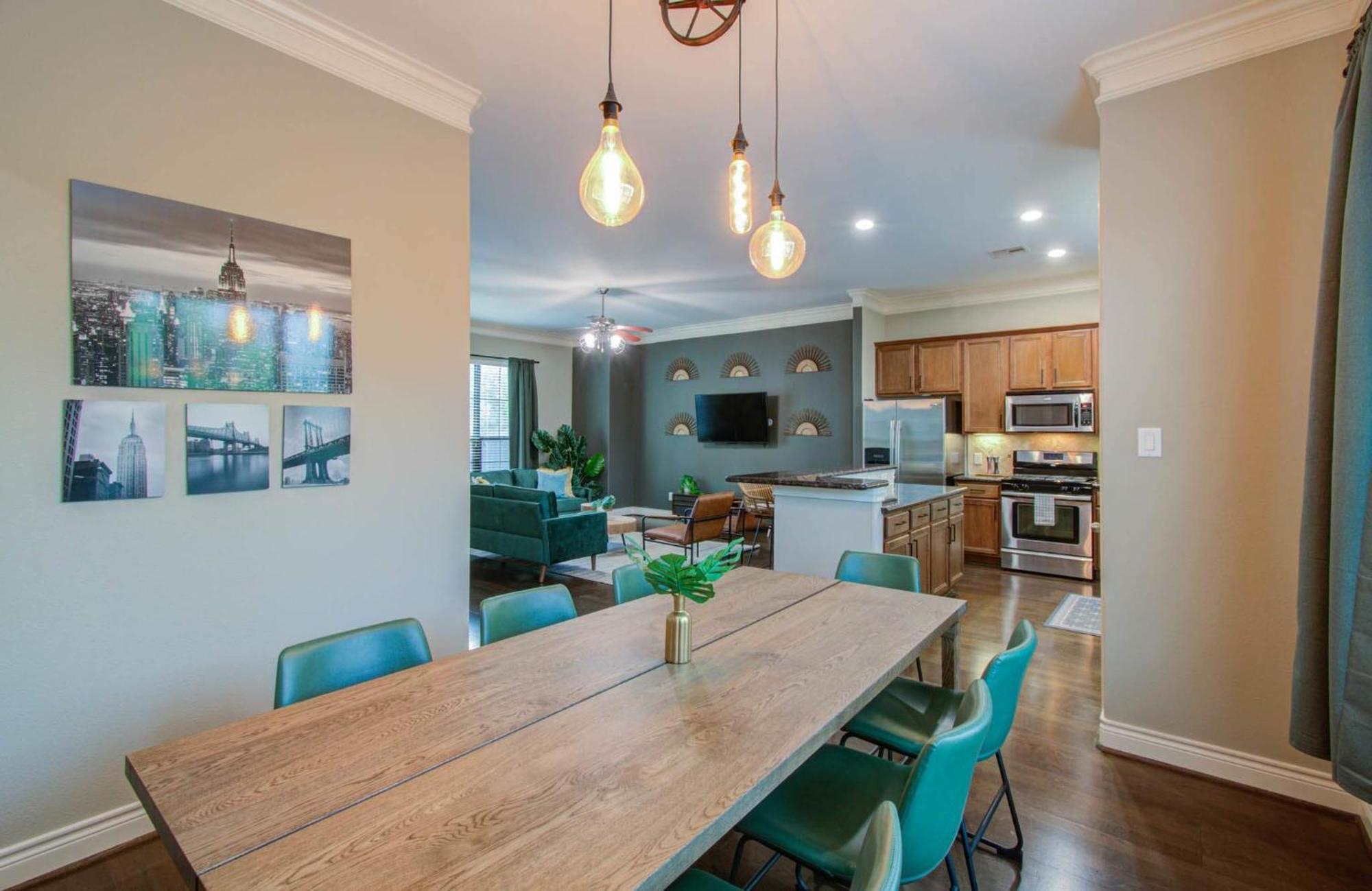Chic & 3-bd Townhouse Mins To Dt * Houston