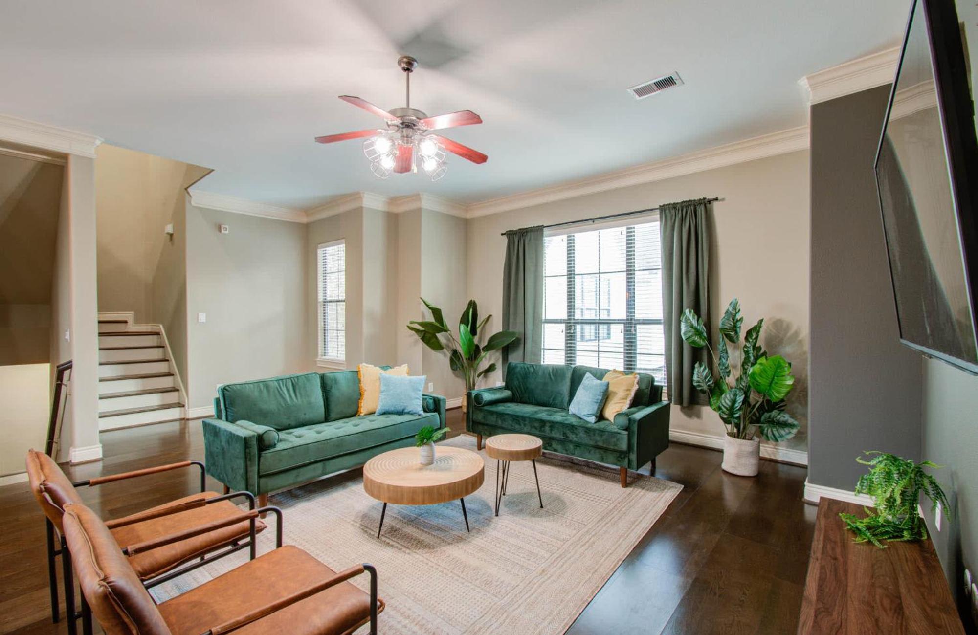 Holiday home Chic & 3-bd Townhouse Mins To Dt