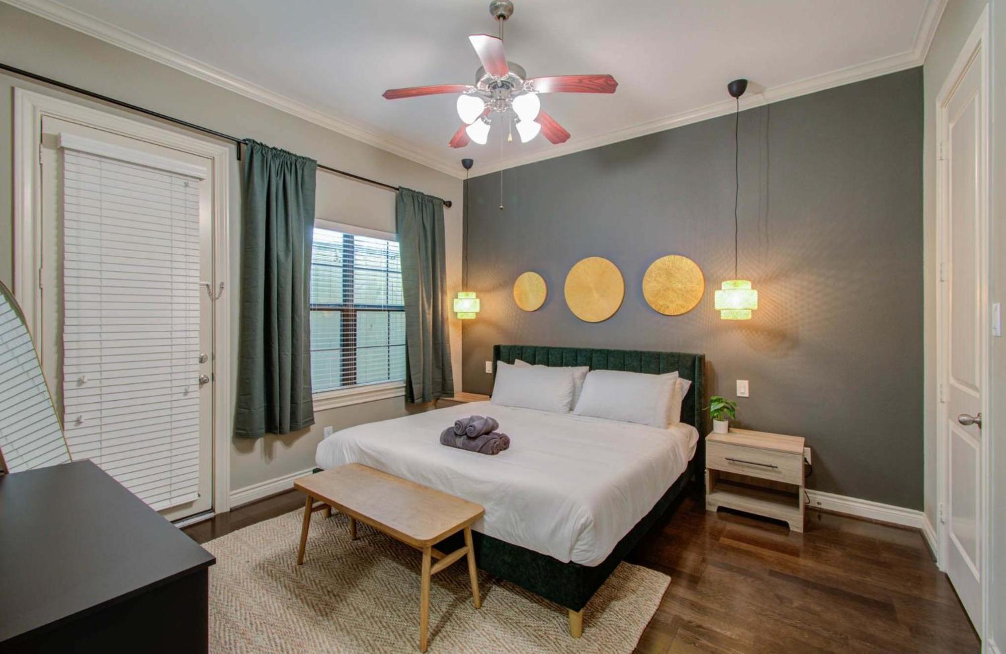 Holiday home Chic & 3-bd Townhouse Mins To Dt Houston