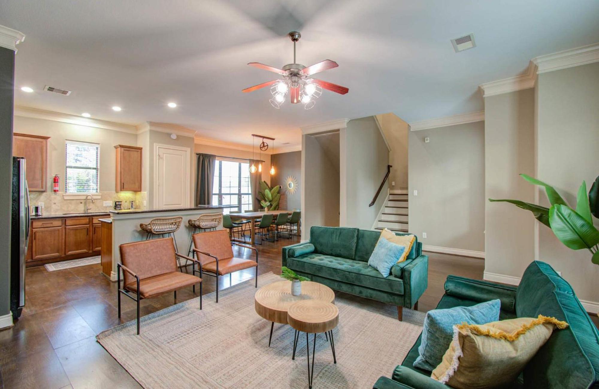 Holiday home Chic & 3-bd Townhouse Mins To Dt Houston