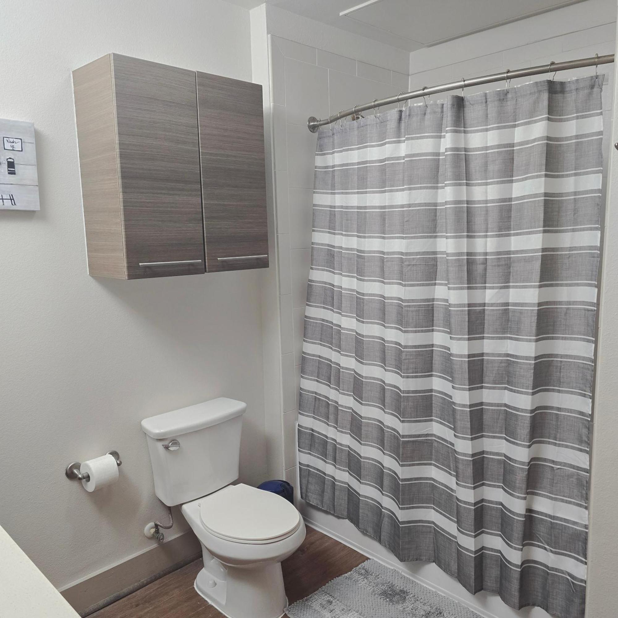 Midtown Downtown Breeze Apartment *