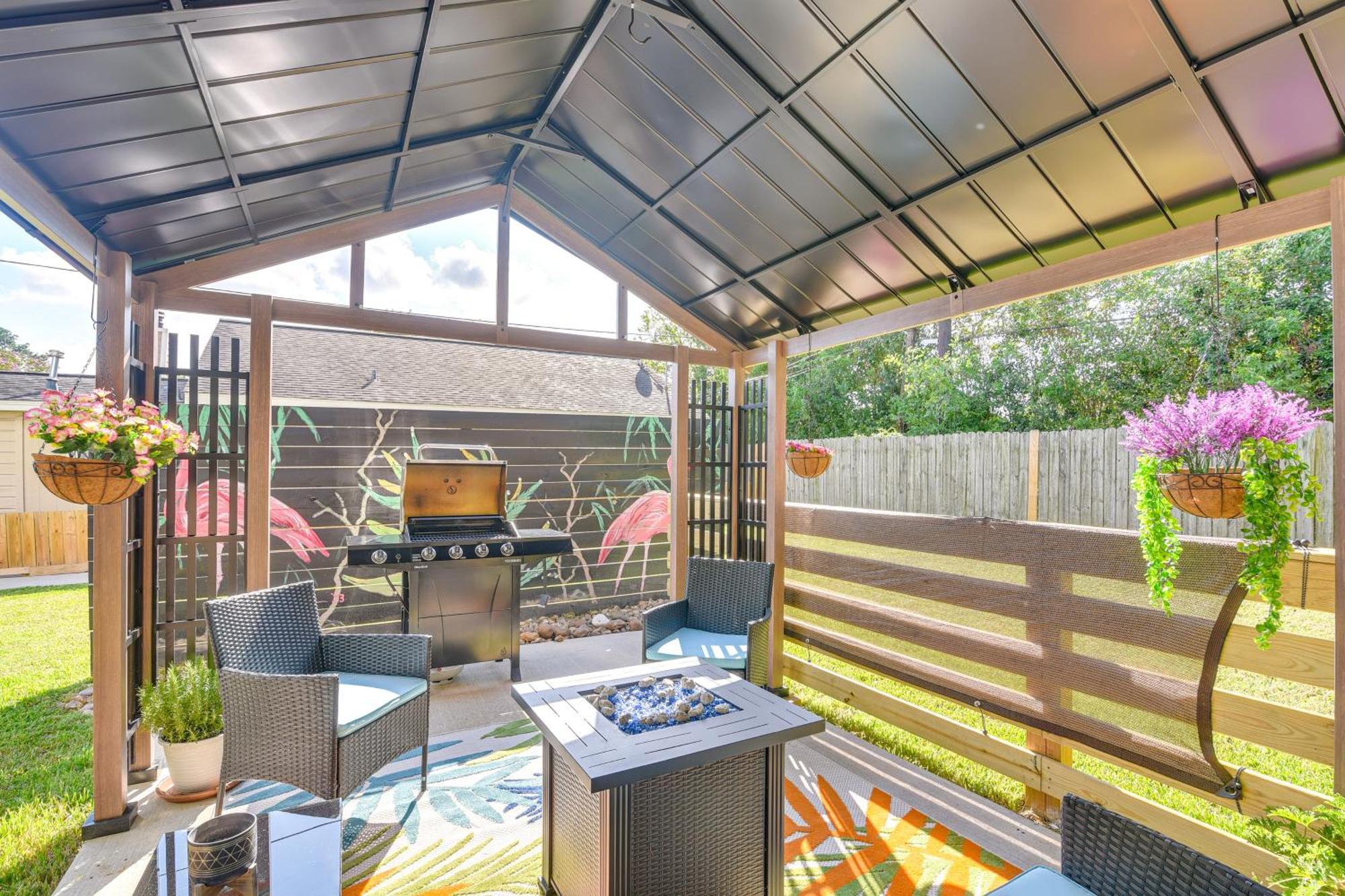 South Townhome With Patio And Gas Grill! * Houston