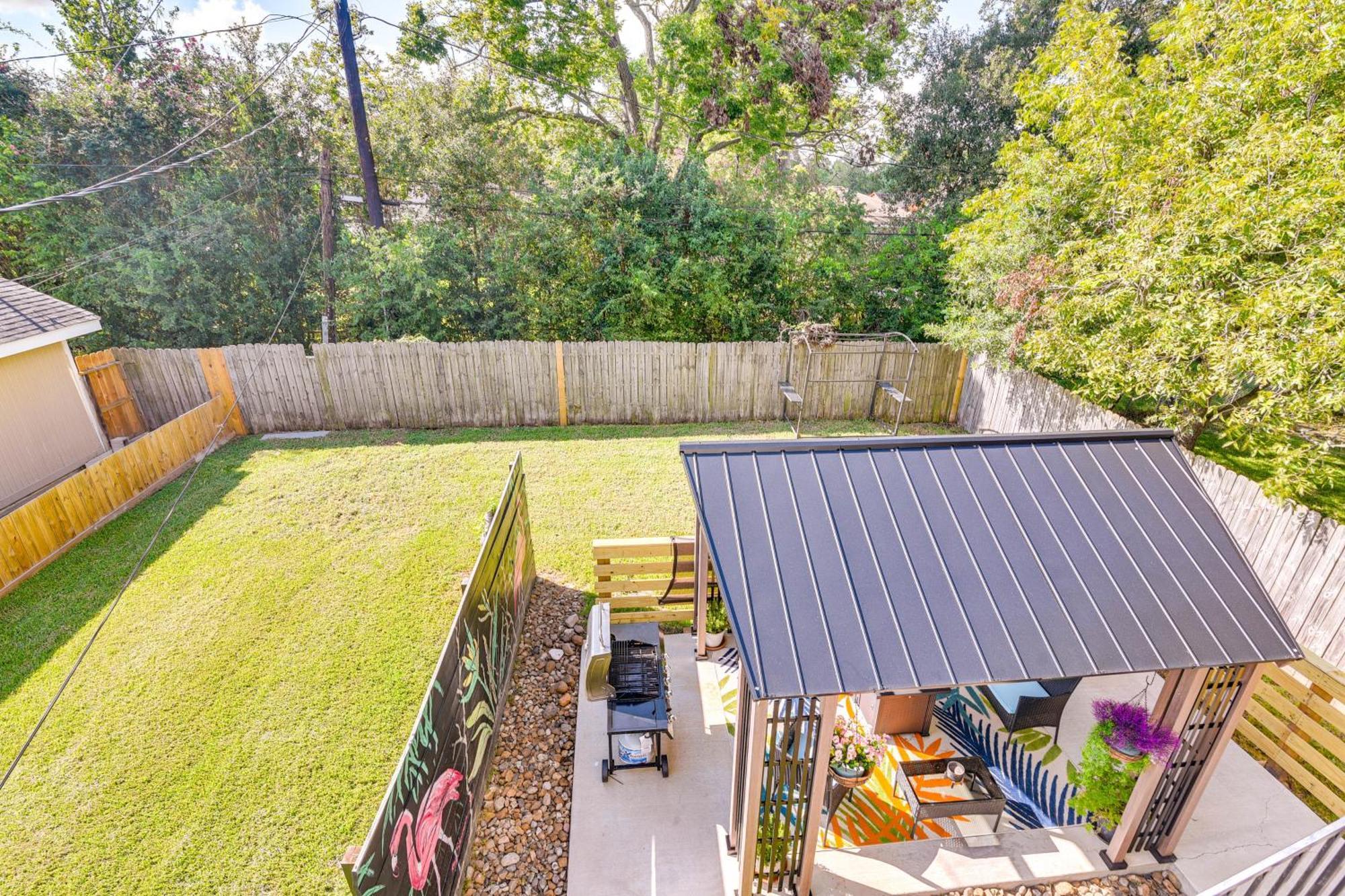 South Townhome With Patio And Gas Grill! Houston