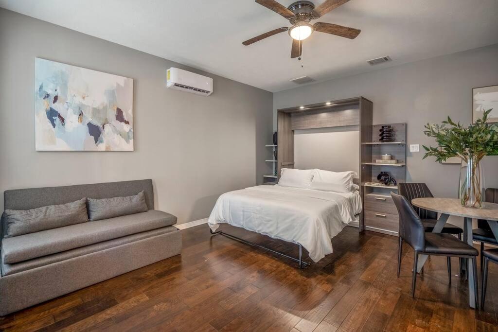 Palmer Retreat In The Heart Of Houston