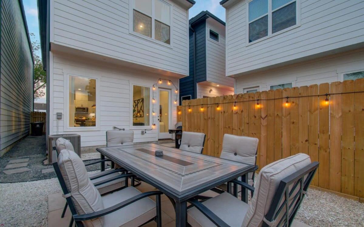 Heart Of - Modern 3bd Open-concept Holiday home
