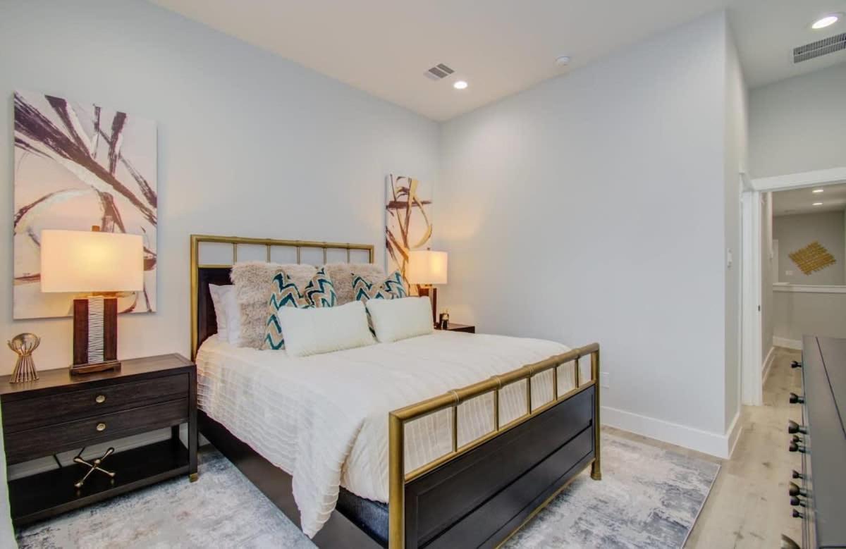 Heart Of - Modern 3bd Open-concept * Houston
