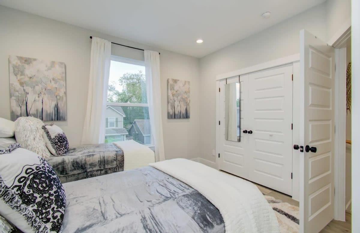Heart Of - Modern 3bd Open-concept Holiday home *