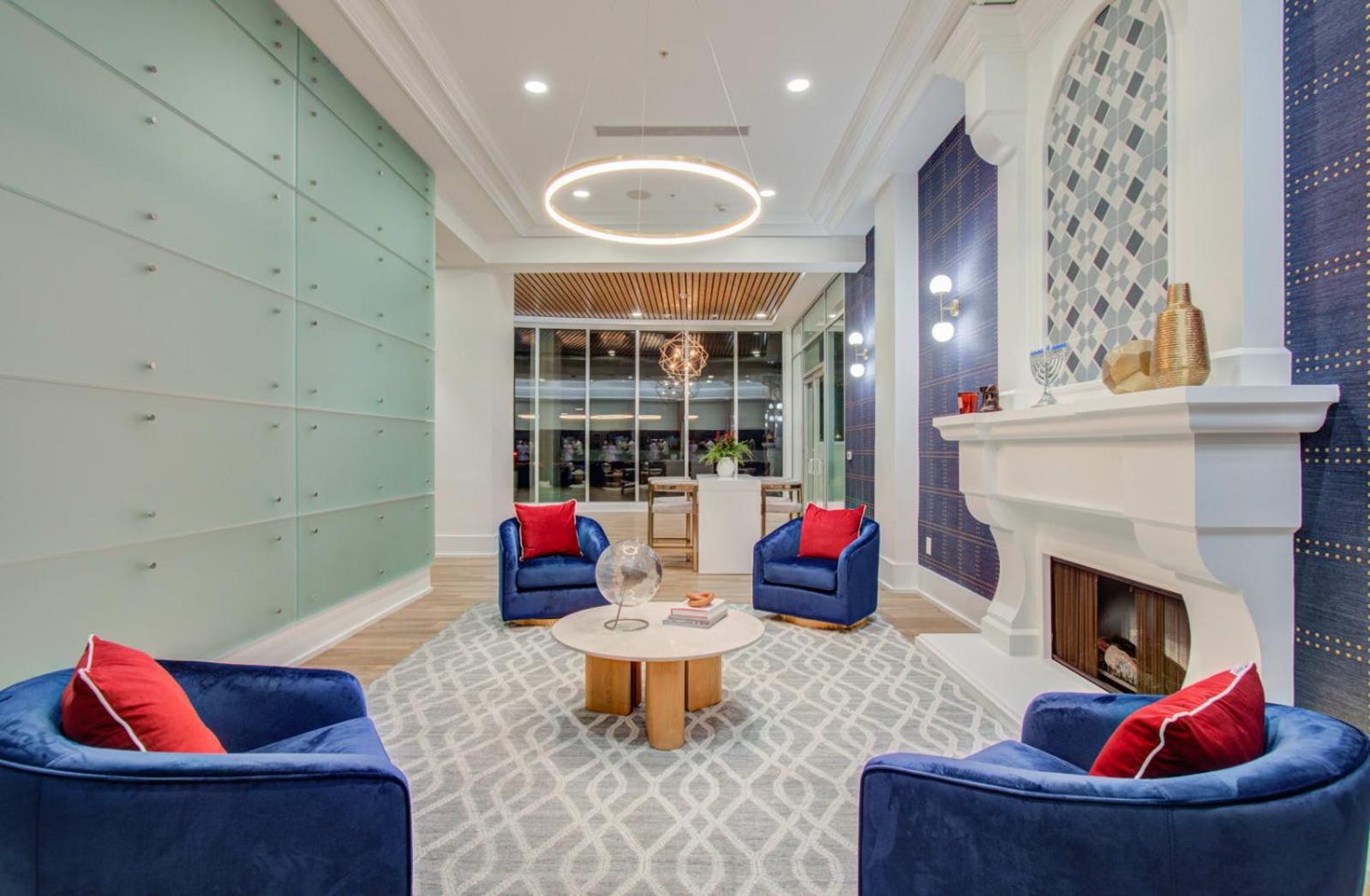 3bd Luxury Convenience W Pool Gym Houston