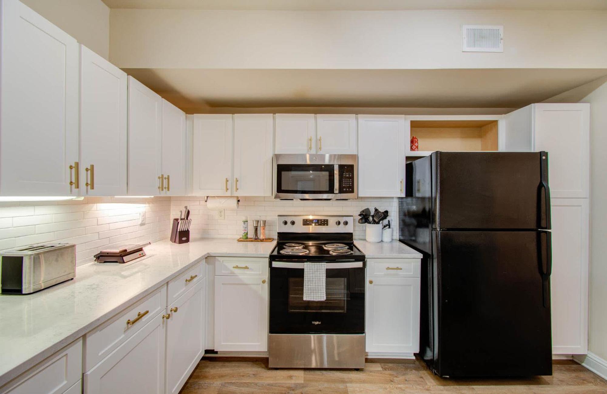 Apartment 3bd Luxury Convenience W Pool Gym *