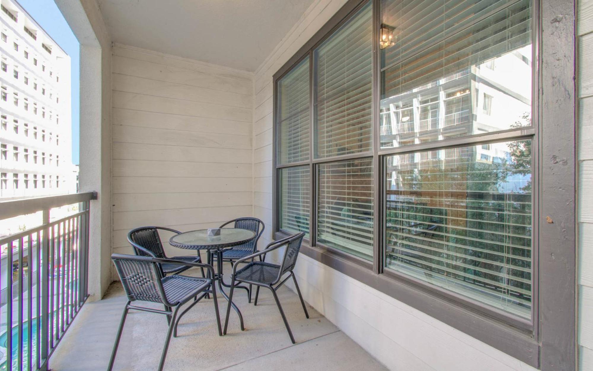 3bd Luxury Convenience W Pool Gym Houston